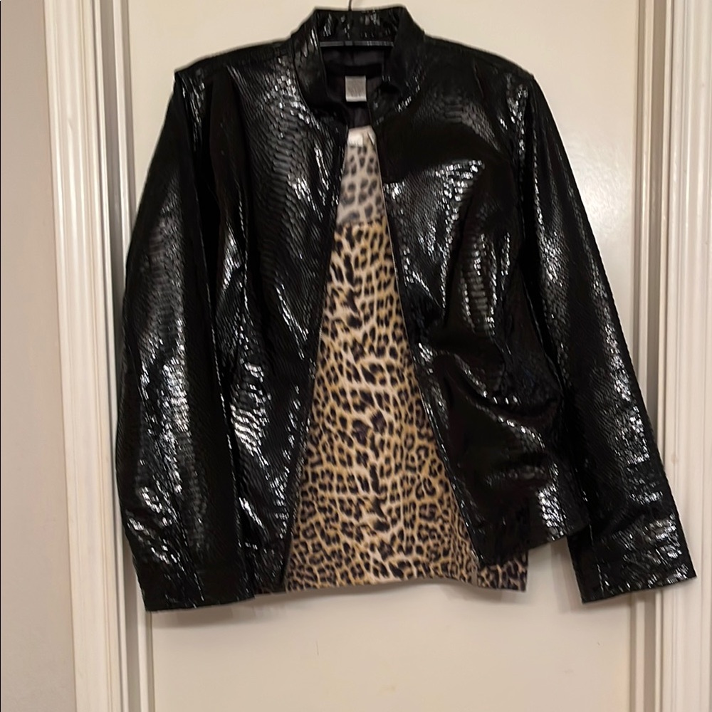 Sleek Black Leather Jacket with Stand-Up Collar and Ruched Sleeves